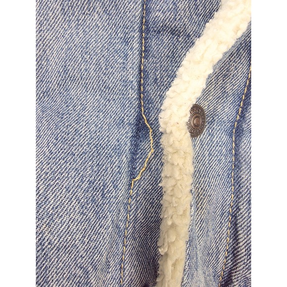 Levi's Relaxed Fit Light Wash Denim/Faux-Sherpa Lined Trucker Jacket Mens Size L - Picture 5 of 9